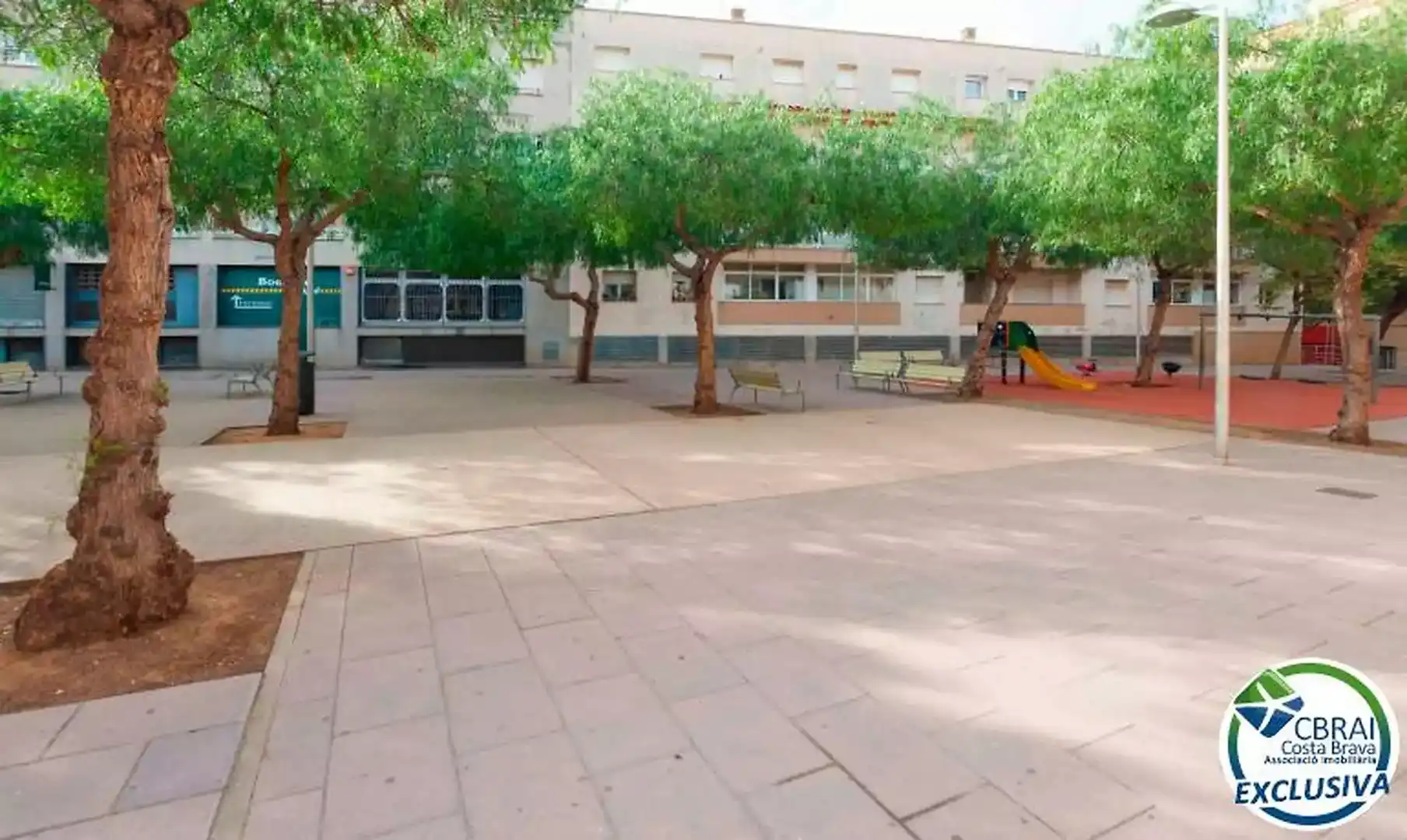Local comercial en venda a Calle Puig Rom 106