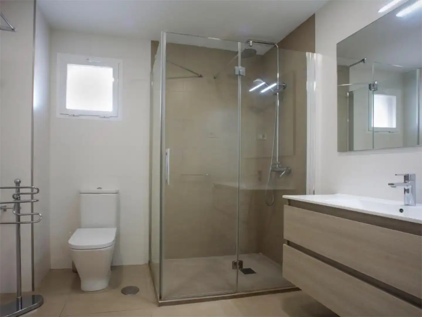 Bathroom of Flat for rent in Marbella Centro