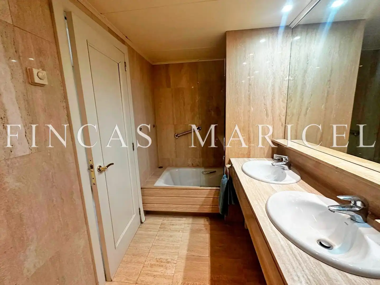 Baño de Piso de alquiler en Sitges con Aire acondicionado, Calefacción y Terraza