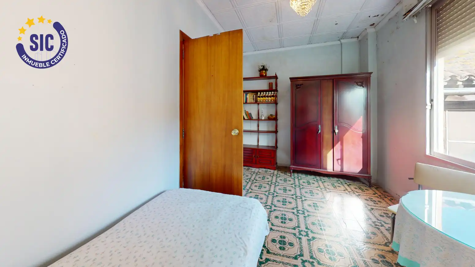 Habitación de Casa adosada en venta en Benifaió