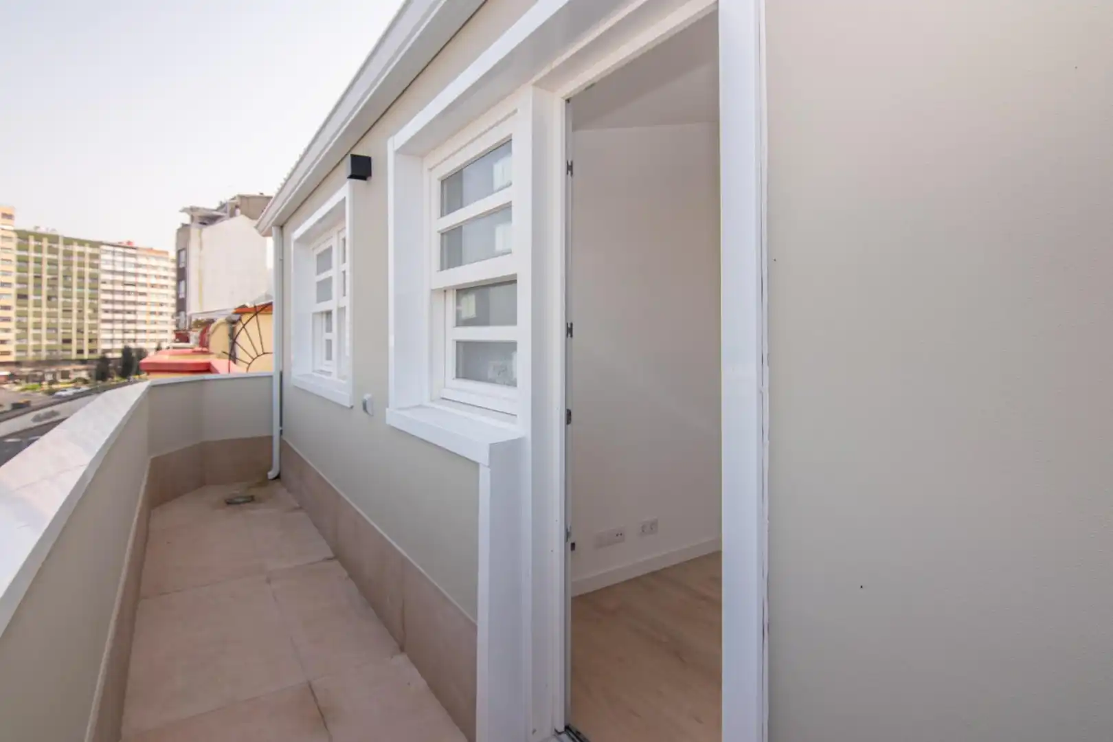 Vista exterior de Àtic en venda en A Coruña Capital  amb Calefacció i Terrassa