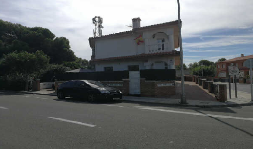 Vista exterior de Local en venda en Mont-roig del Camp