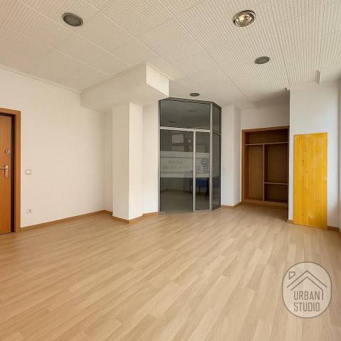 Oficina en Venta en Capitán Amador en Campoamor