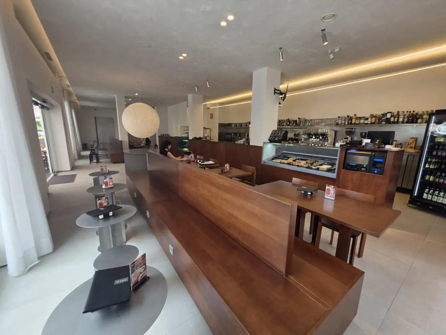 Commercial properties for rent in Montequinto  with Air Conditioner and Furnished