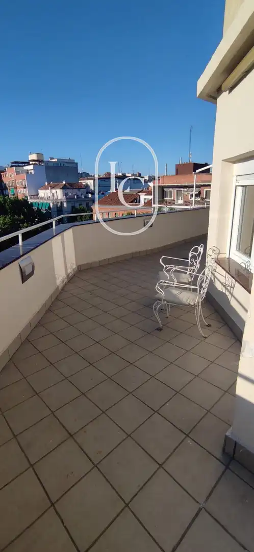 Terrasse von Dachboden zur Miete in Madrid mit Heizung, Terrasse und Ofen