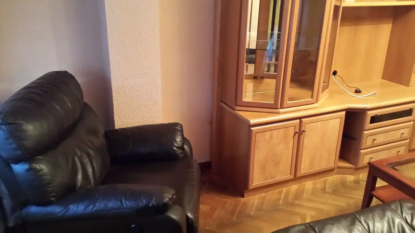 Wohnung zur Miete in Calle del Parque de Monfragüe, Parque Lisboa - La Paz