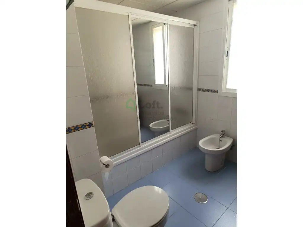 Bathroom of Duplexes for rent in Badajoz  with Air Conditioner, Heating and Terrace