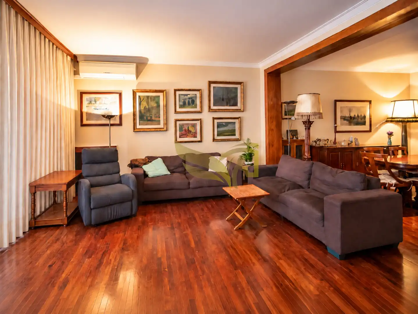 Living room of Flat for sale in Madrid  with Air Conditioner and Parquet flooring