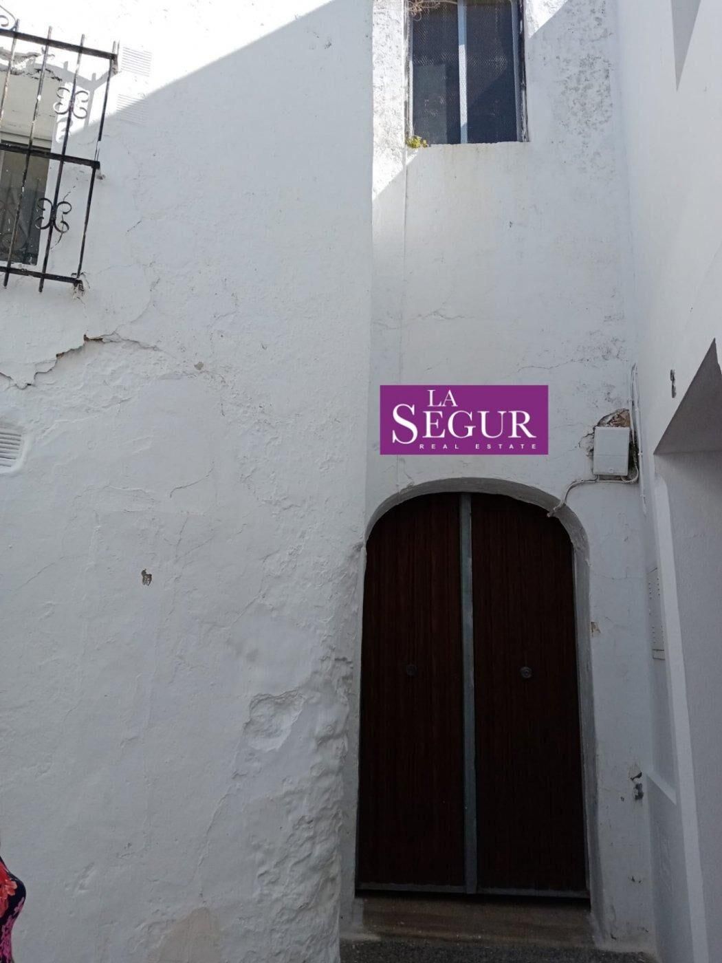 Exterior view of Apartment for sale in Medina Sidonia  with Air Conditioner and Storage room