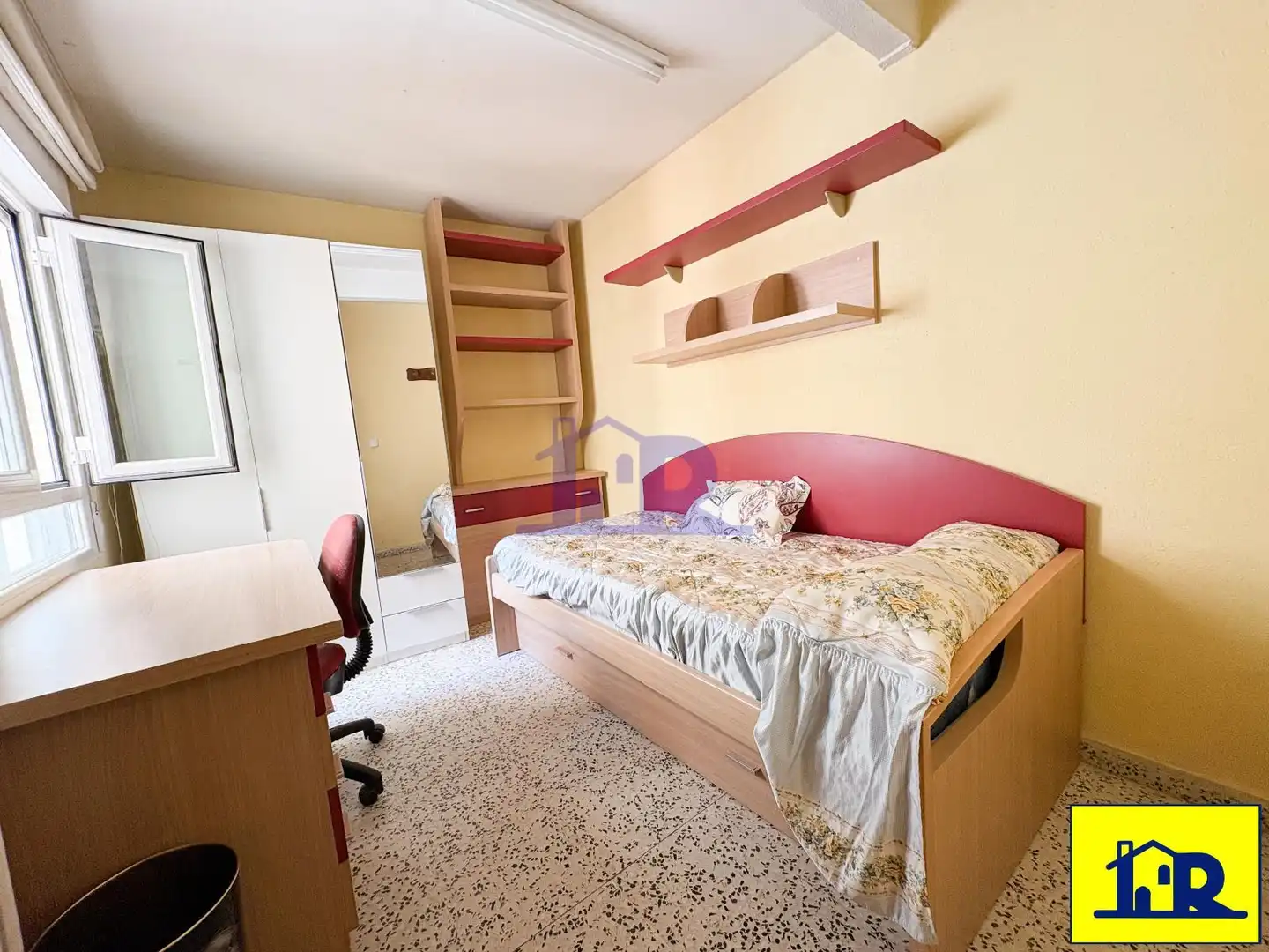 Schlafzimmer von Wohnung zur Miete in Cuenca mit Heizung, Terrasse und Möbliert