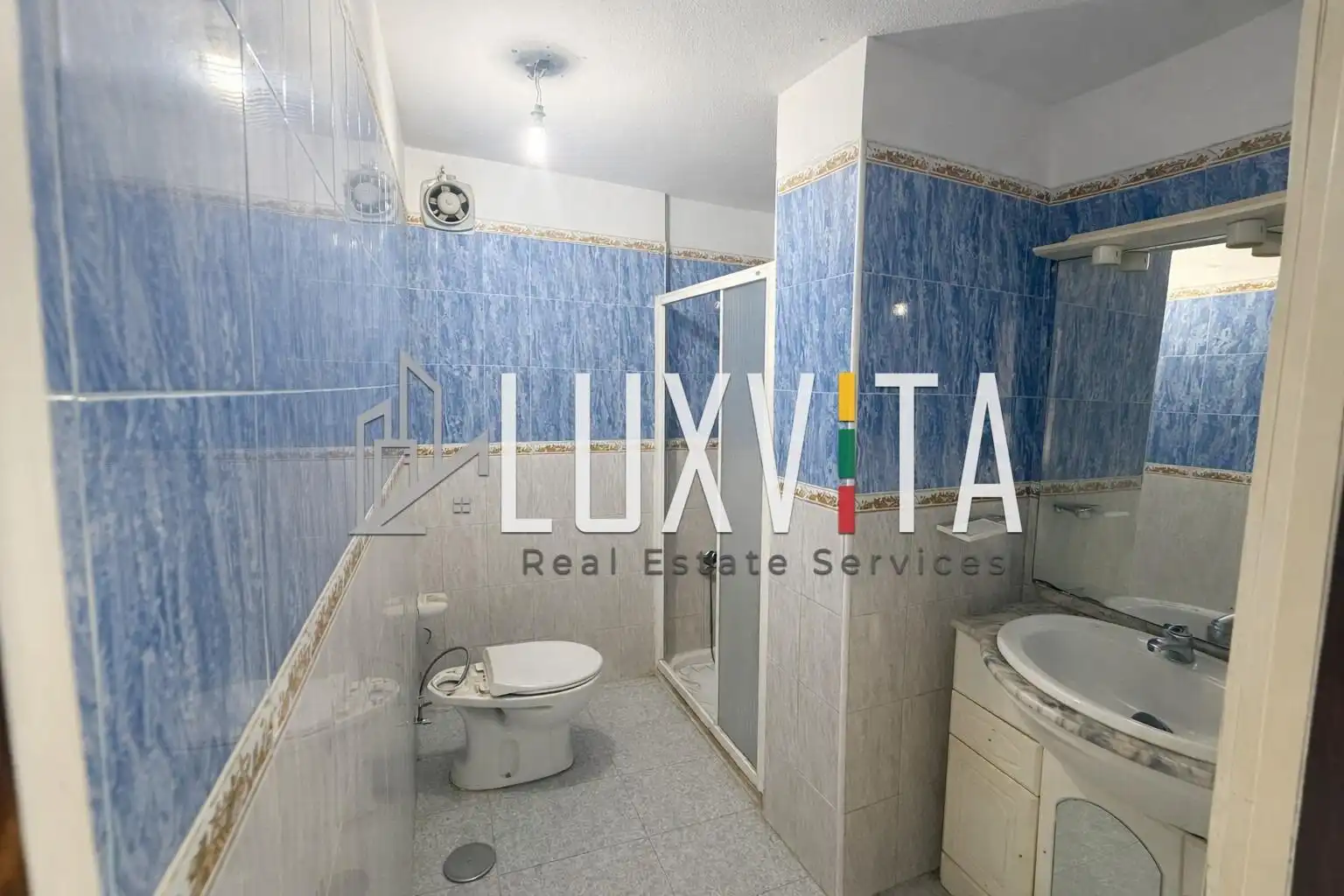 Baño de Apartamento en venta en Guía de Isora con Terraza y Balcón