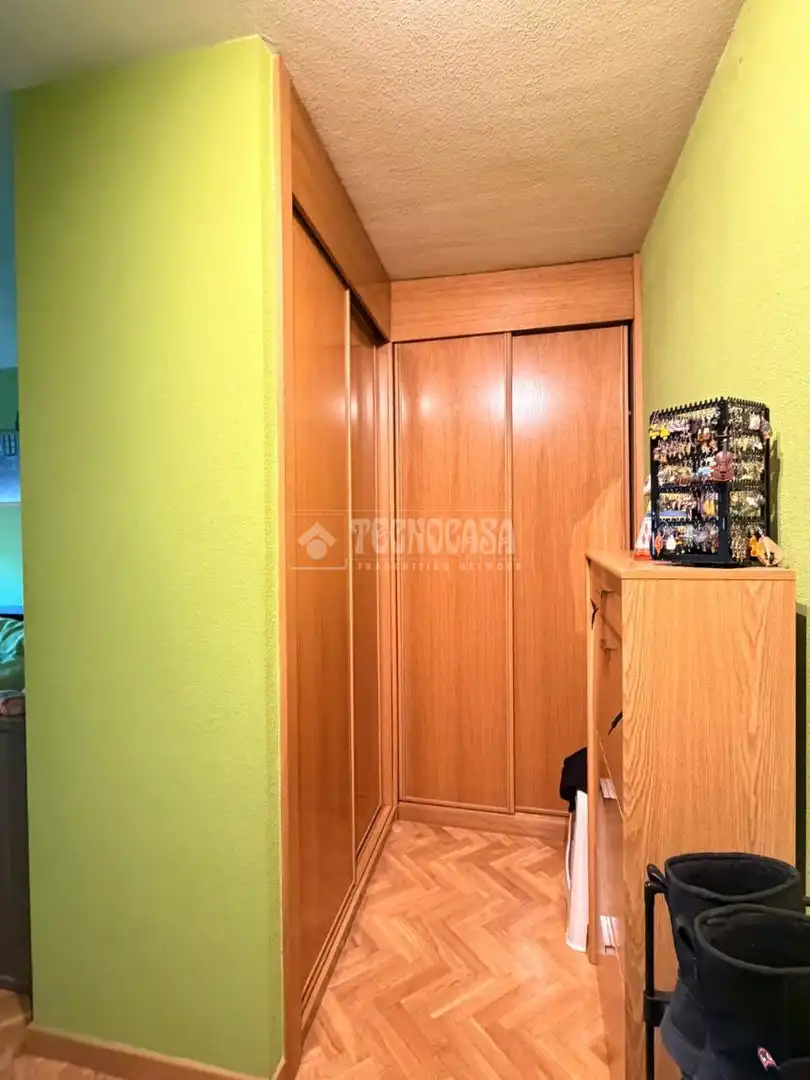 Bedroom of Flat for sale in Valdemoro  with Air Conditioner, Storage room and Community pool
