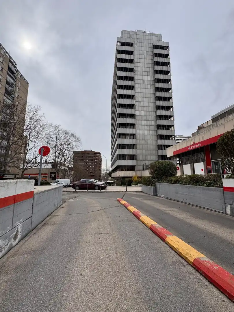 Exterior view of Garage for sale in Madrid