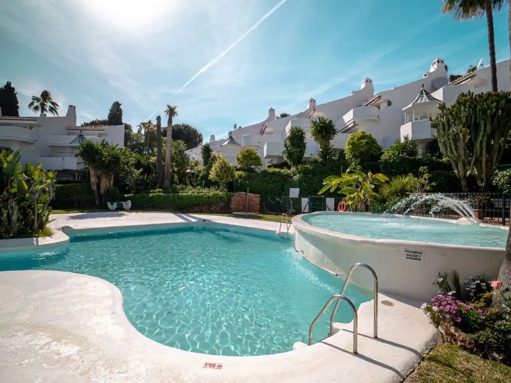 Reihenhaus mit Pool zum Verkauf in Milla de Oro