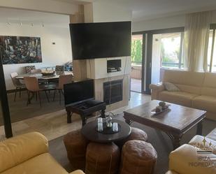 Sala d'estar de Dúplex en venda en Santa Eulària des Riu amb Aire condicionat i Terrassa