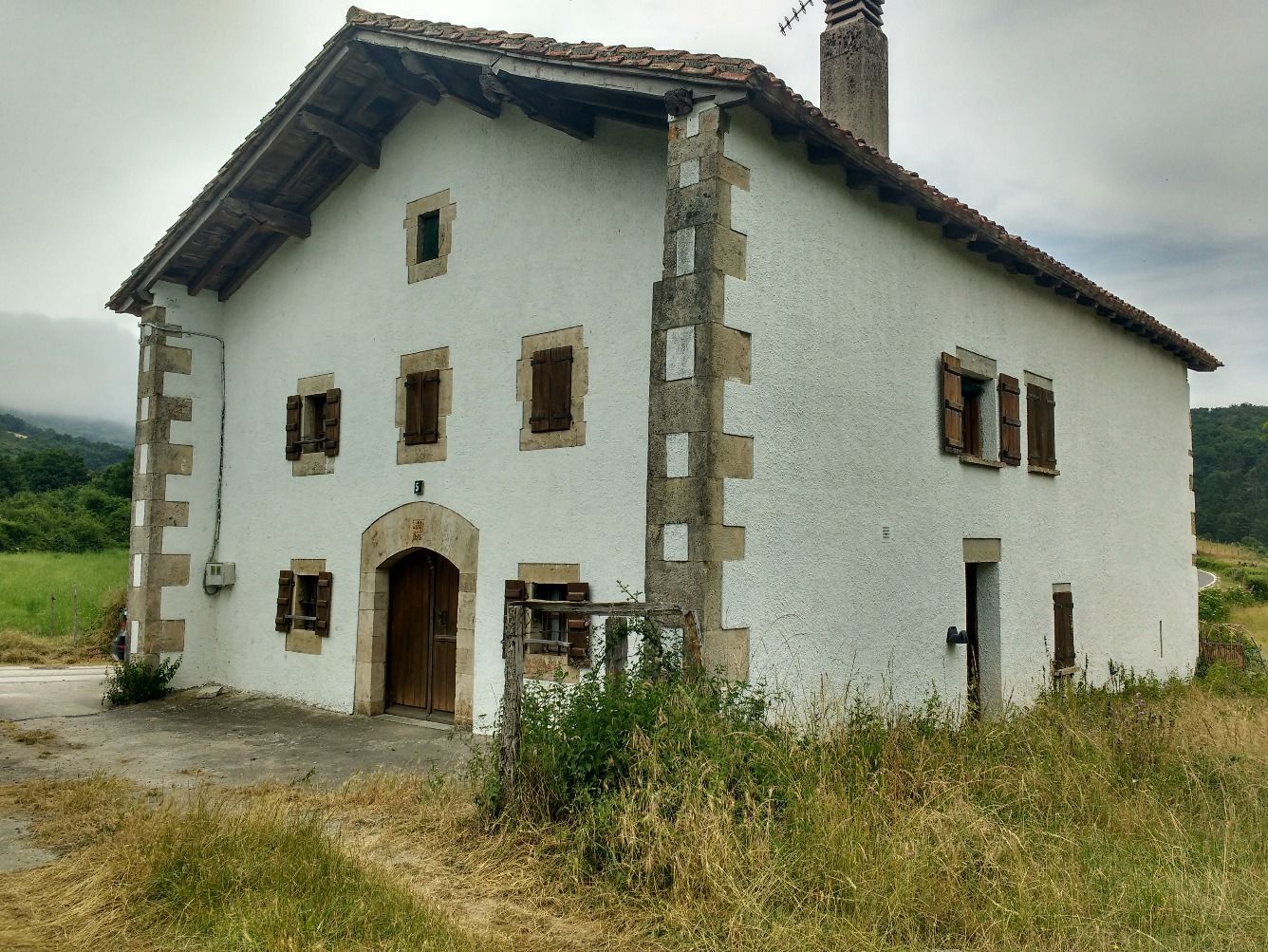 Vista exterior de Casa o xalet en venda en Erro amb Calefacció, Jardí privat i Moblat