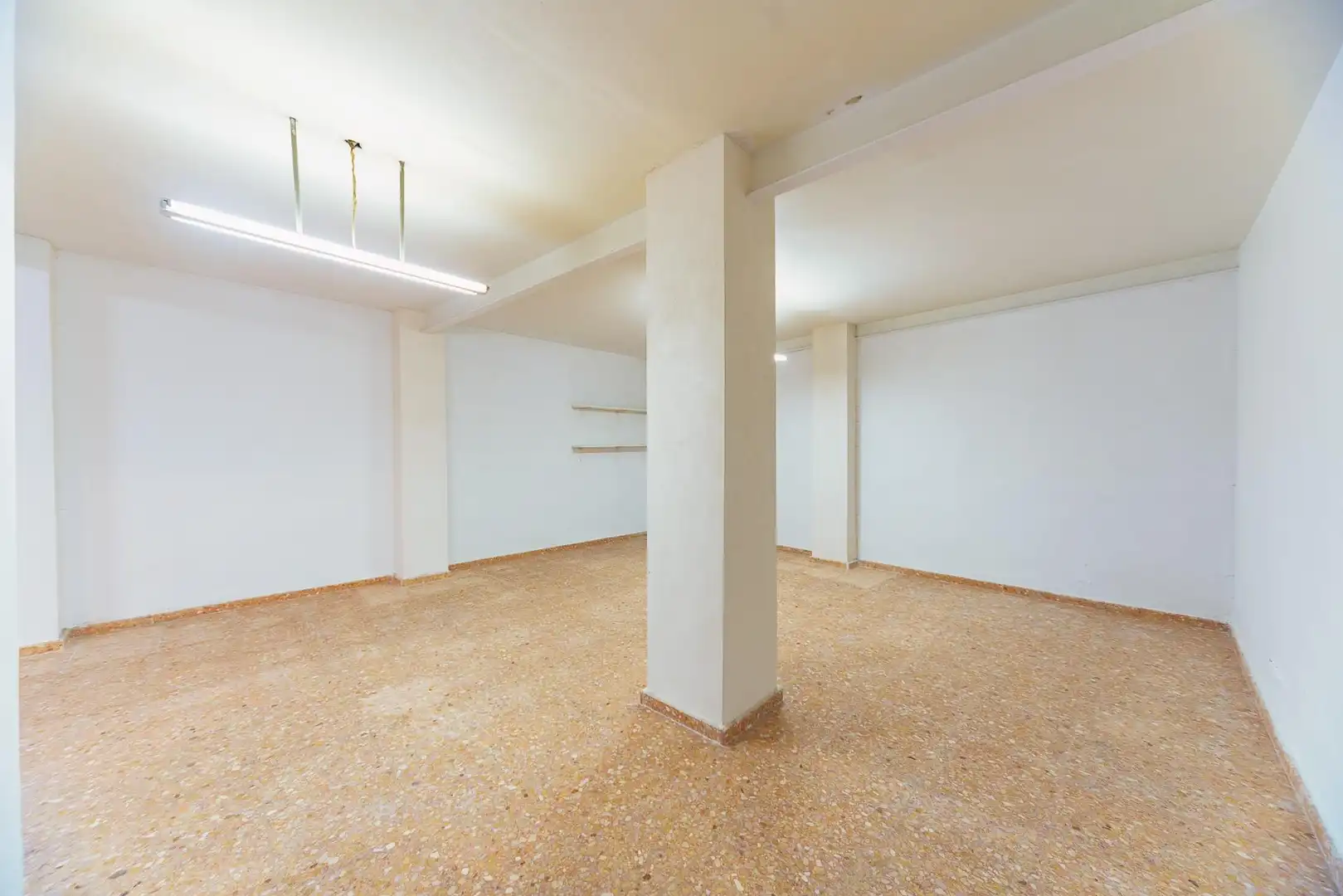 Local en venta en Calle MONSERRATE GUILABERT VALE, 77, Carrús Oeste