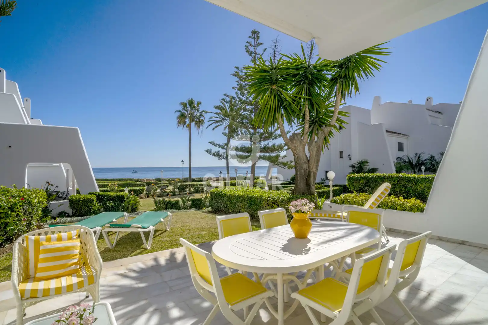 Garten von Einfamilien-Reihenhaus zum Verkauf in Marbella mit Heizung, Privatgarten und Schwimmbad