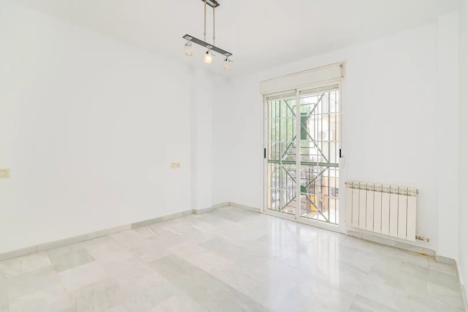 Habitación de Piso en venta en Ogíjares con Calefacción, Terraza y Trastero