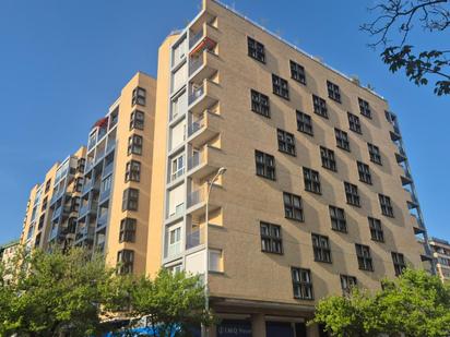 Vista exterior de Pis en venda en  Pamplona / Iruña amb Calefacció, Parquet i Terrassa