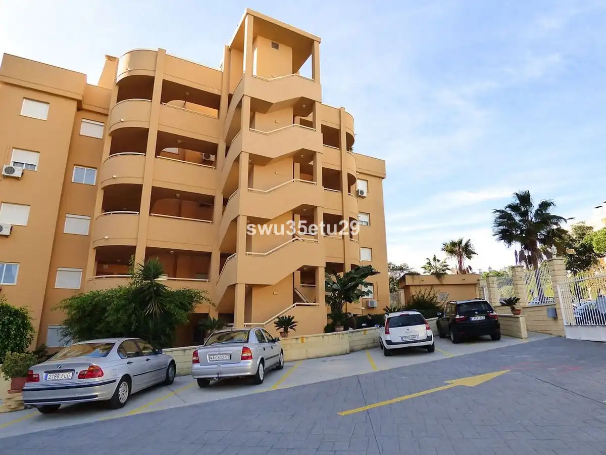 Apartamento con piscina en venta en Calahonda, imagen 13