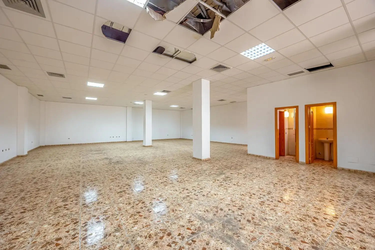 Business premises for sale in Calle Felipe II 20, imagen 3