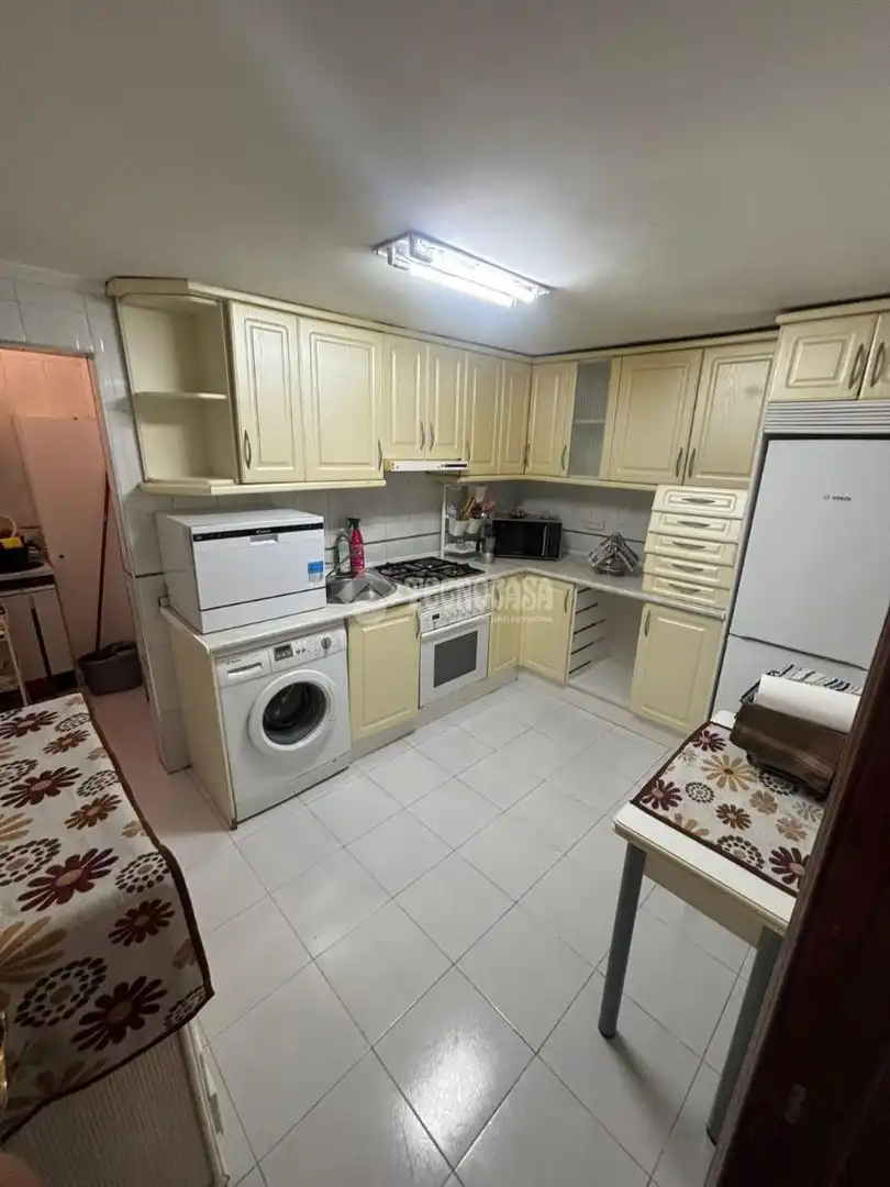 Cocina de Casa adosada en venta en Madrid con Aire acondicionado y Amueblado