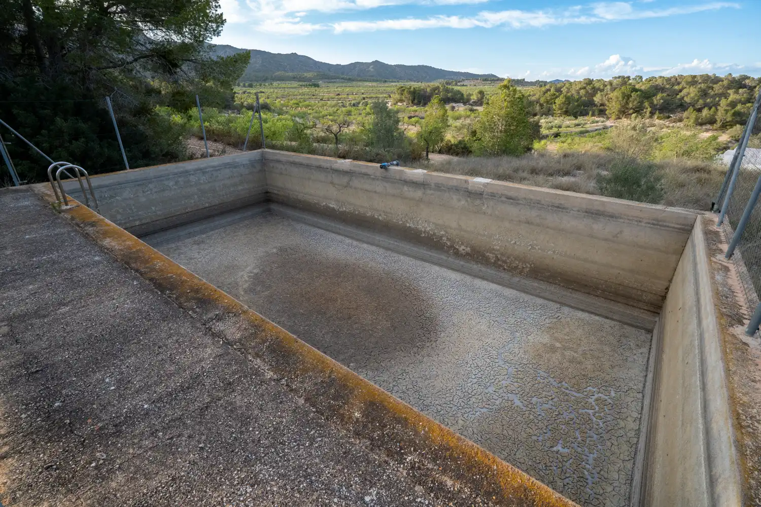 Swimming pool of Land for sale in El Pinell de Brai