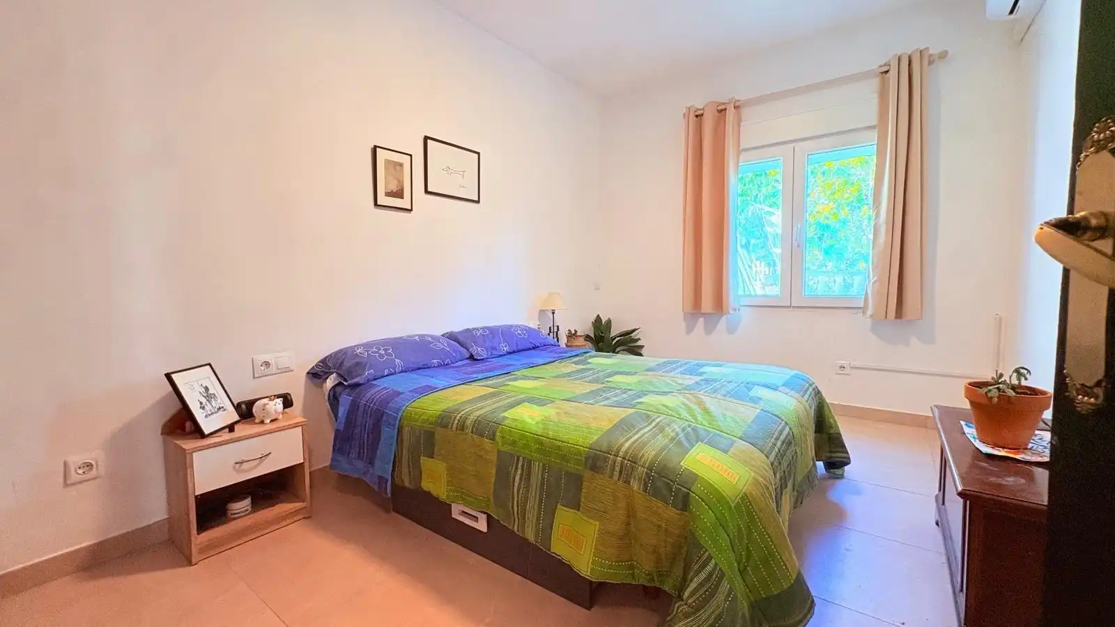 Dormitori de Casa o xalet en venda en Castellar del Vallès amb Aire condicionat, Calefacció i Jardí privat
