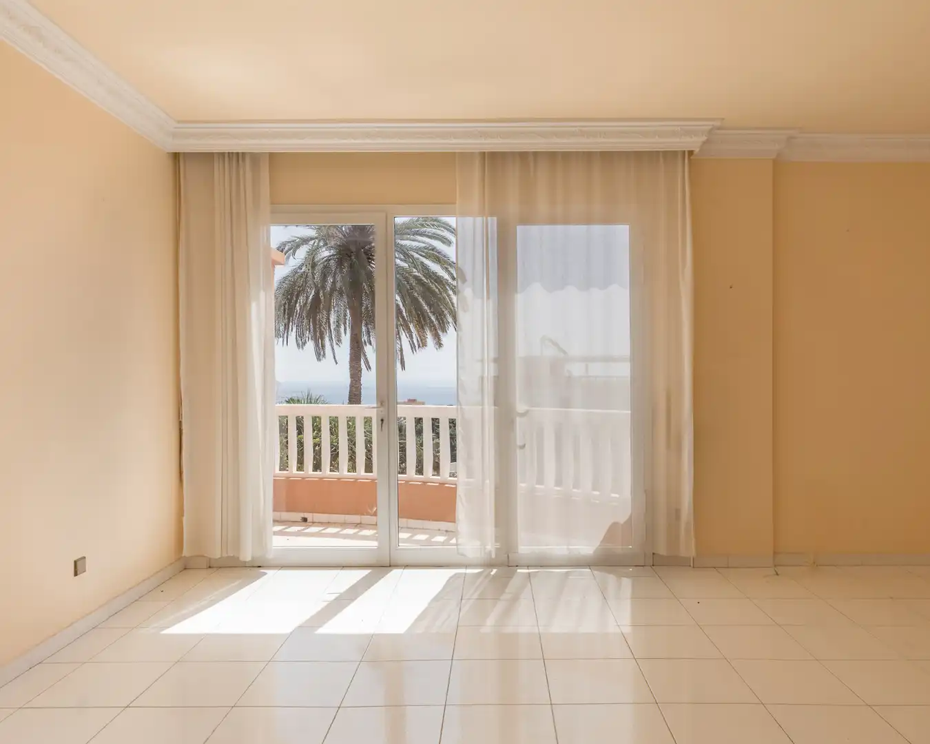 Habitación de Casa adosada en venta en Santa Cruz de Tenerife con Jardín privado, Horno y Balcón