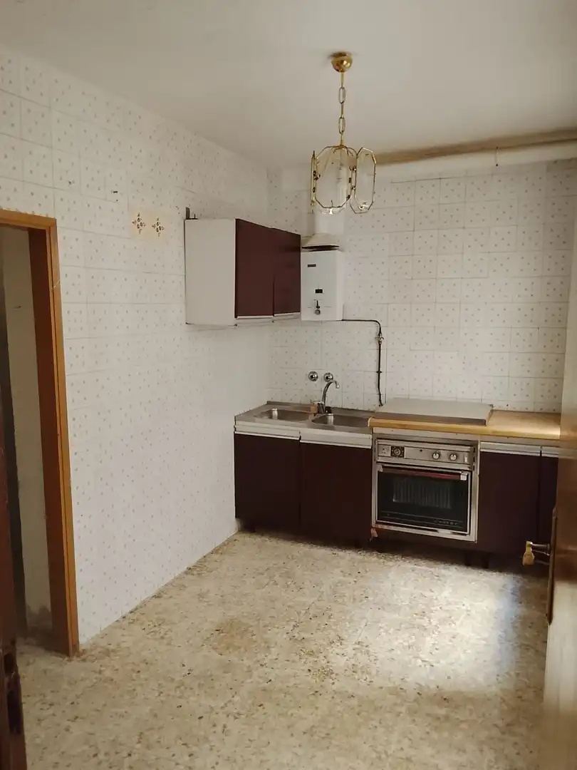 Kitchen of Houses for sale in Candeleda