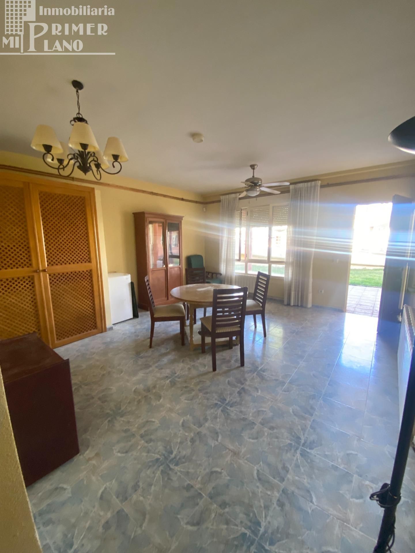 Menjador de Apartament en venda en Tomelloso amb Calefacció i Jardí privat