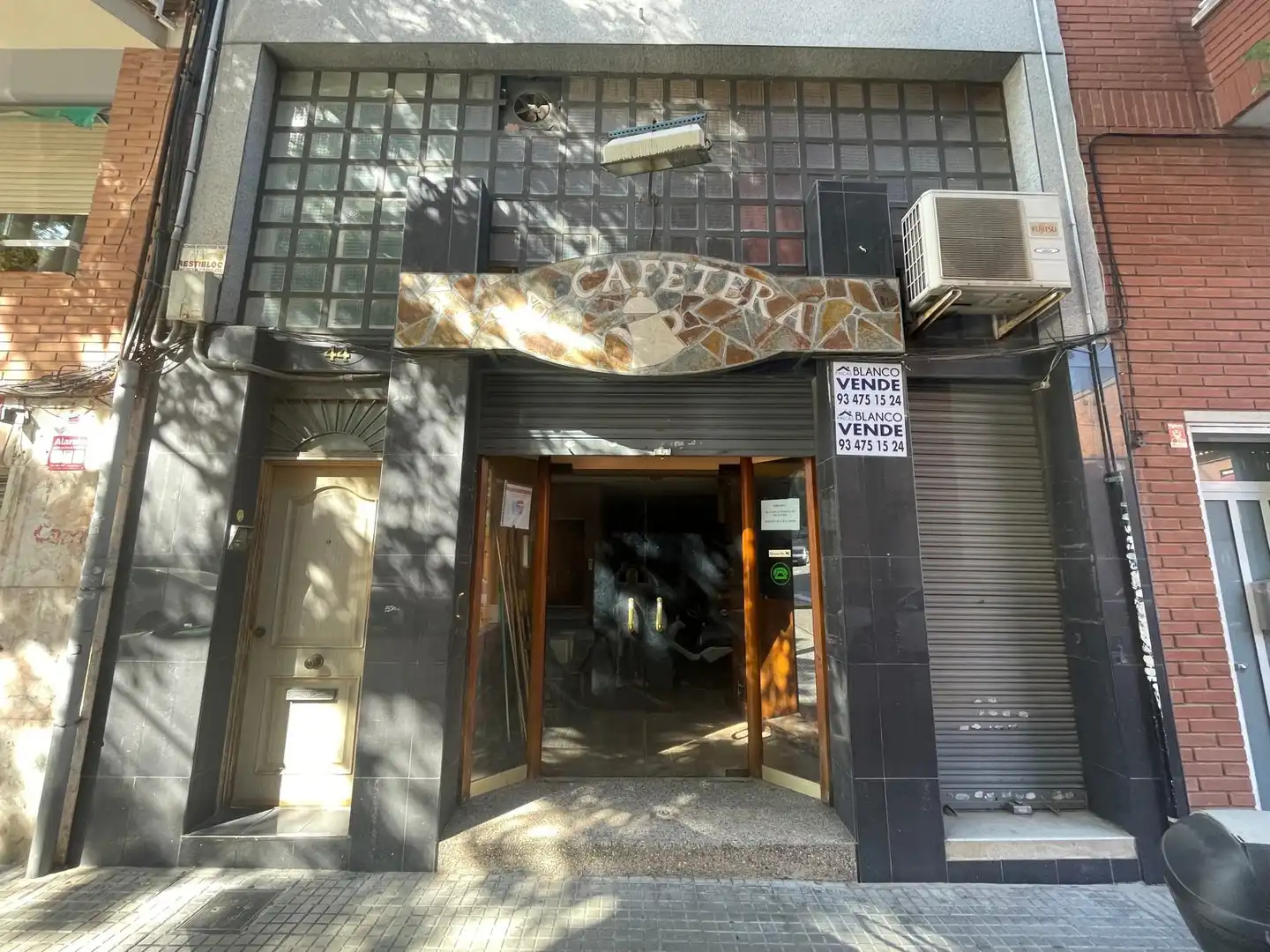 Local en venta en Cornellà de Llobregat