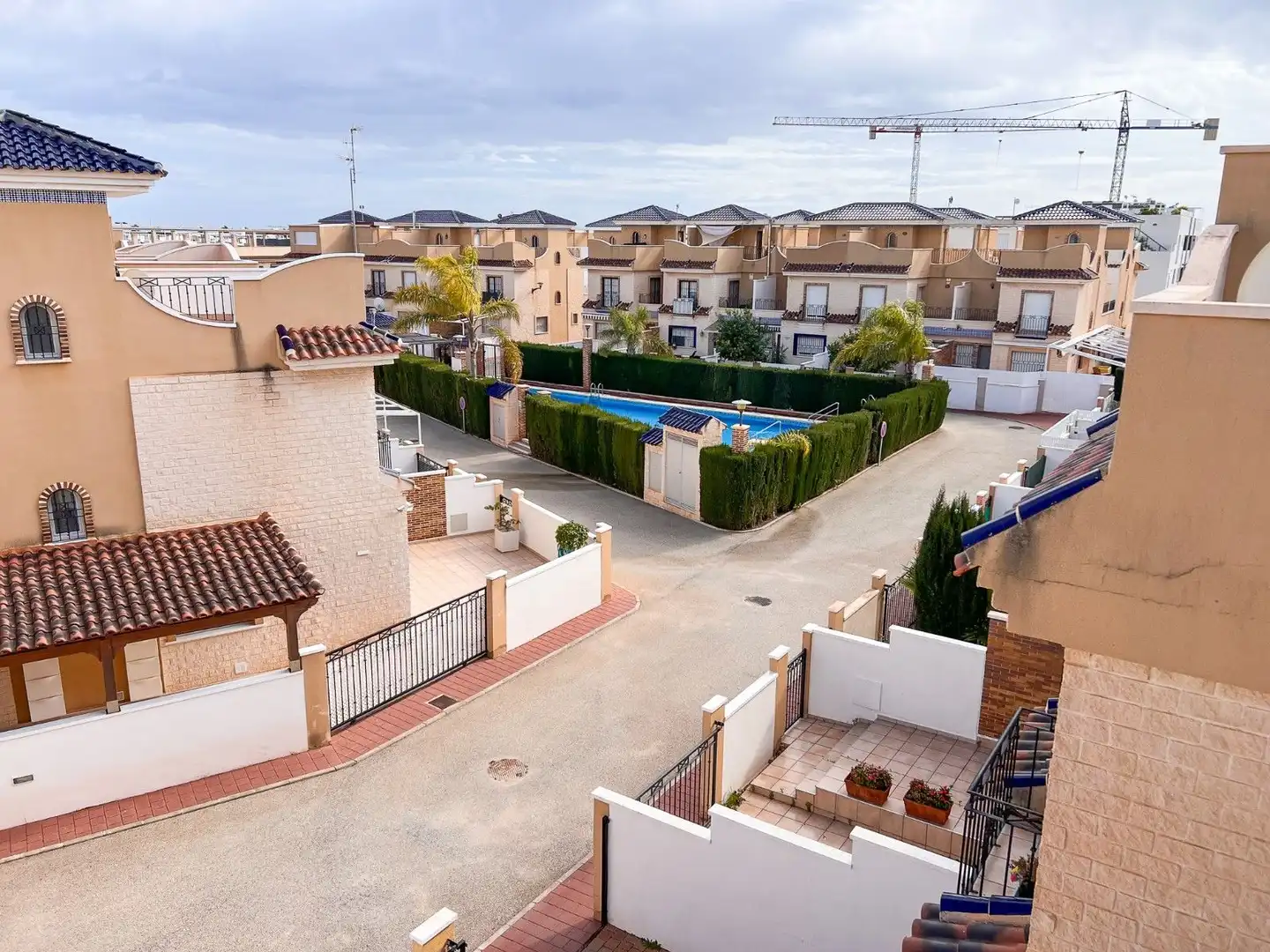 Vista exterior de Casa adosada en venta en Pilar de la Horadada con Aire acondicionado, Calefacción y Terraza