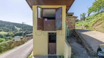 Vista exterior de Casa adosada en venda en Villaviciosa amb Jardí privat, Parquet i Balcó