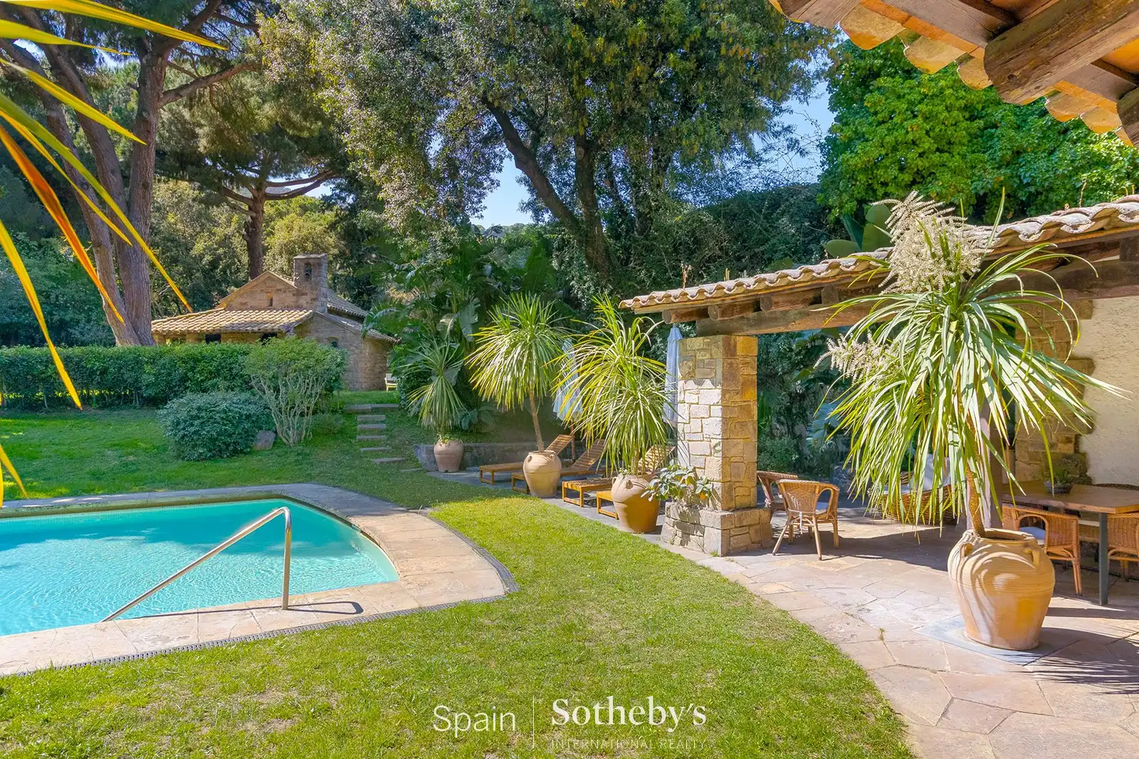 Garden of Country homes for sale in Premià de Dalt  with Air Conditioner, Heating and Private garden