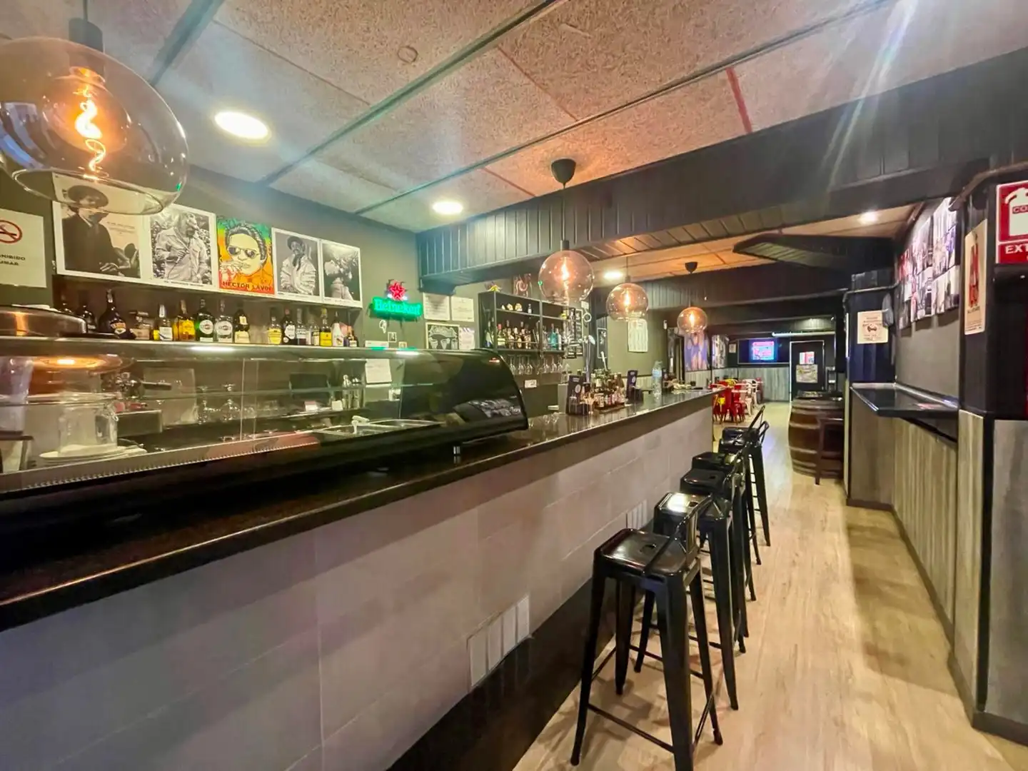 Local en traspaso en  Barcelona Capital con Aire acondicionado, Amueblado y Alarma