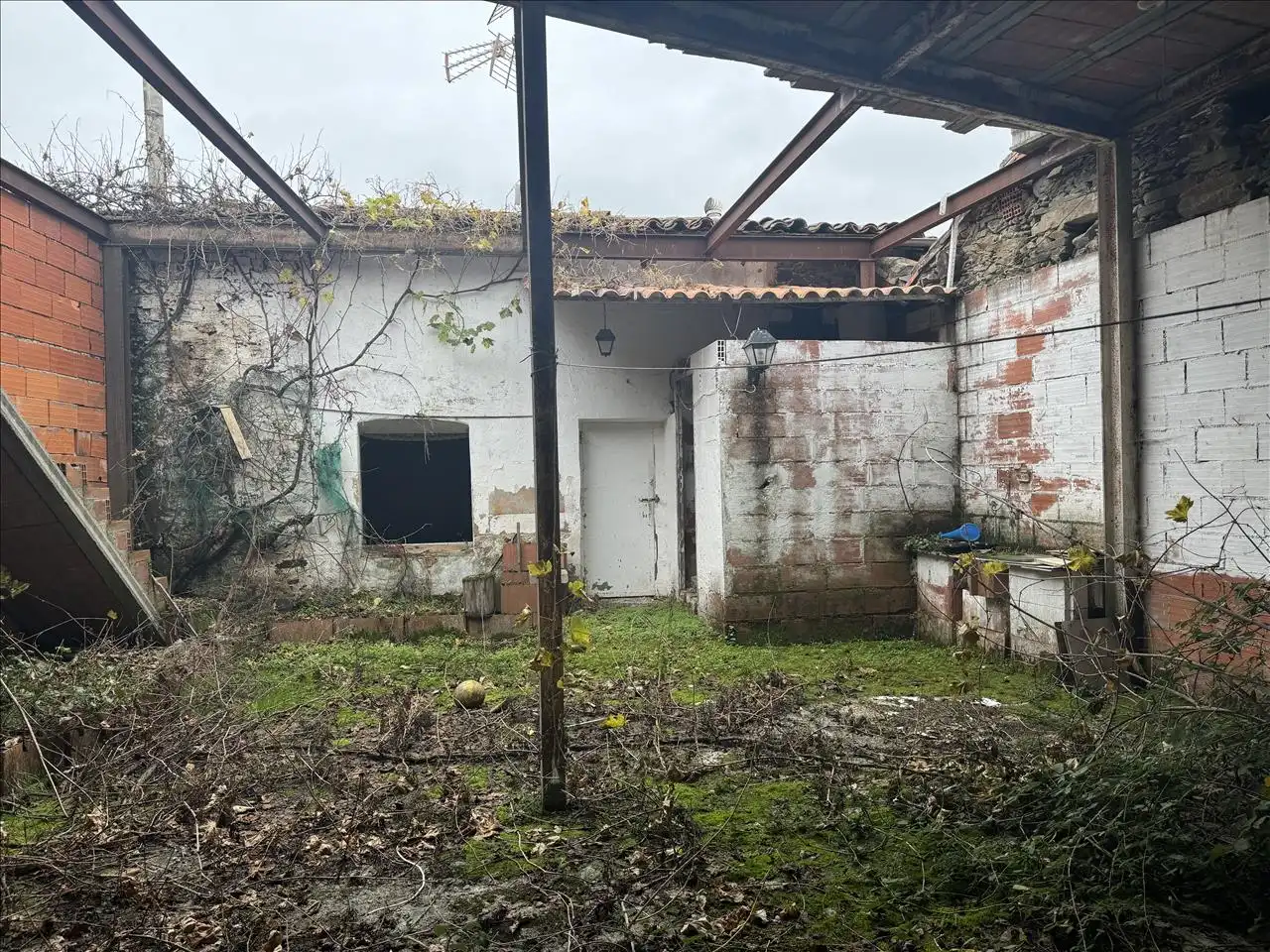 Exterior view of Detached homes for sale in Casafranca  with Private garden