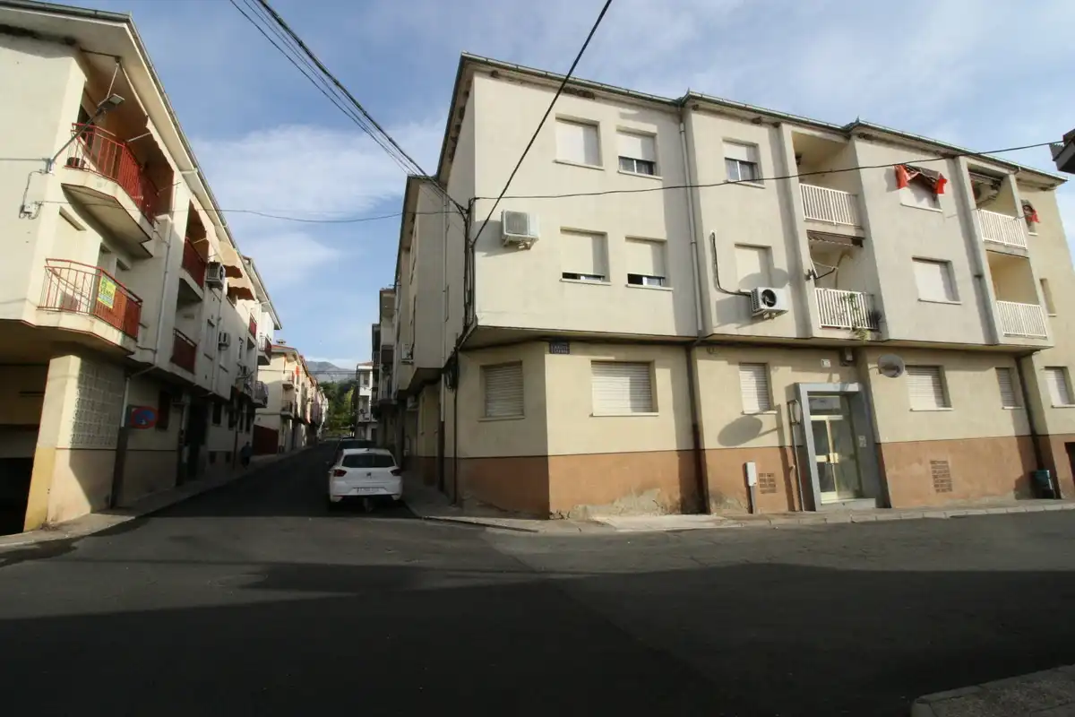 Vista exterior de Piso en venta en Candeleda con Amueblado y Balcón