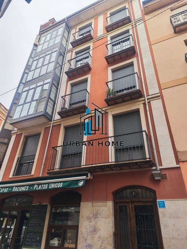 Exterior view of Flat for sale in León Capital   with Heating, Furnished and Balcony