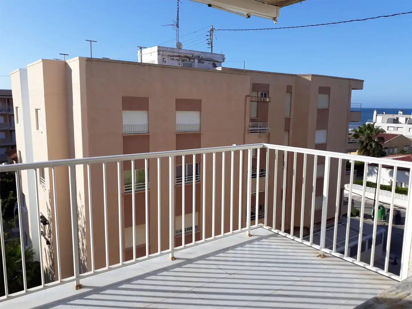 Terrasse von Wohnung zum Verkauf in Daimús mit Klimaanlage, Schwimmbad und Balkon