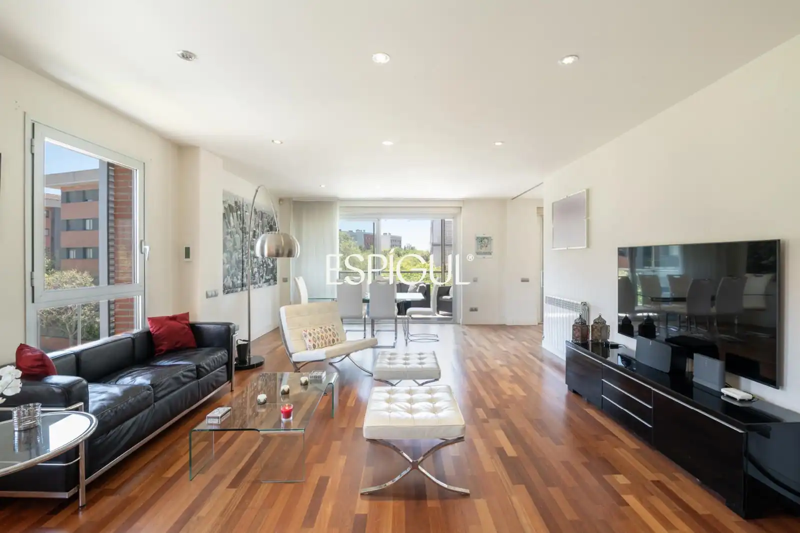 Wohnzimmer von Wohnung zum Verkauf in Sant Cugat del Vallès mit Klimaanlage, Heizung und Parkett