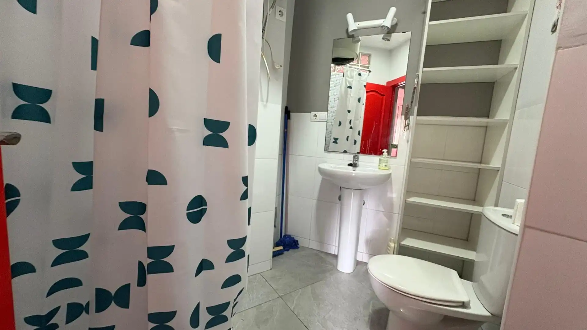 Badezimmer von Wohnung zur Miete in Málaga mit Klimaanlage und Möbliert
