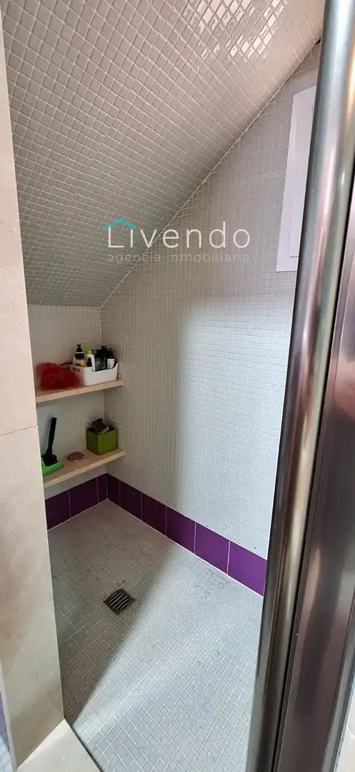 Badezimmer von Maisonette zum Verkauf in San Fernando mit Klimaanlage und Terrasse