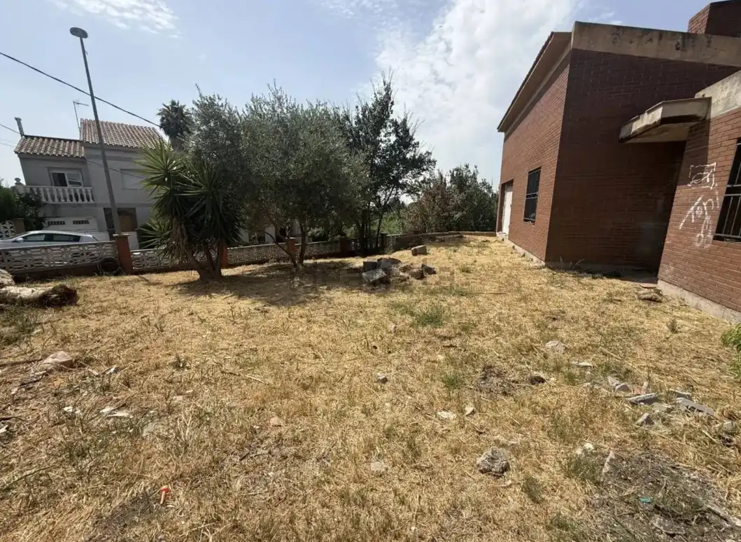 Chalet con jardín en venta en Carrer del Parc 63, imagen 2