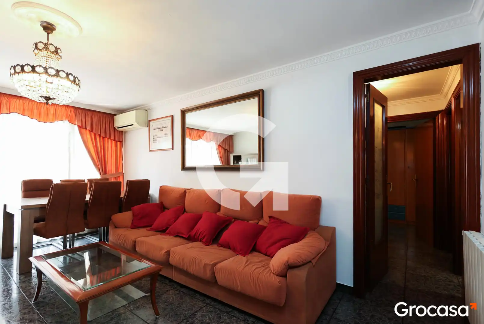 Sala de estar de Piso en venta en L'Hospitalet de Llobregat con Aire acondicionado, Calefacción y Balcón