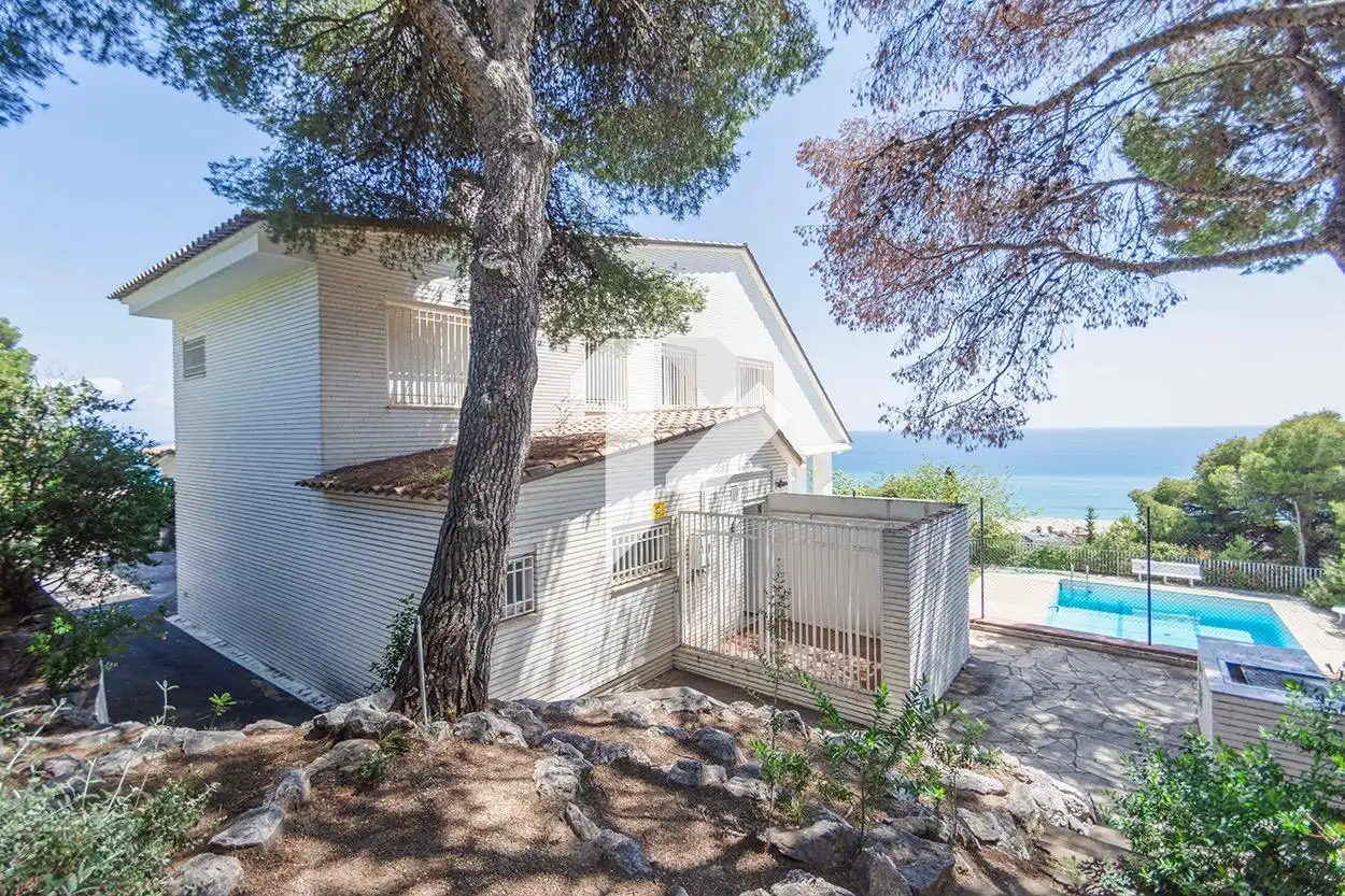 Exterior view of Houses for sale in Castelldefels  with Private garden, Terrace and Community pool