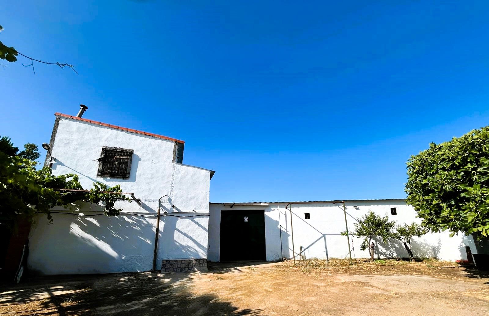 Exterior view of Country house for sale in Guadamur  with Private garden, Terrace and Storage room