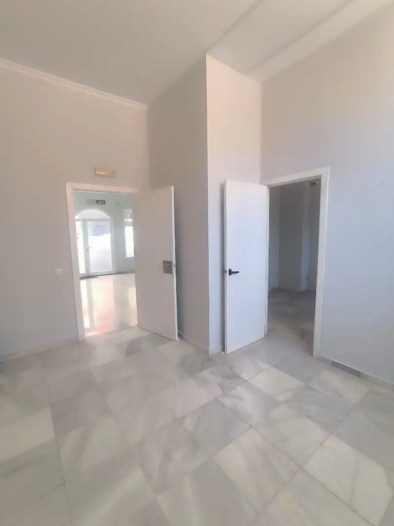 Local en venta en Fuengirola con Aire acondicionado y Alarma