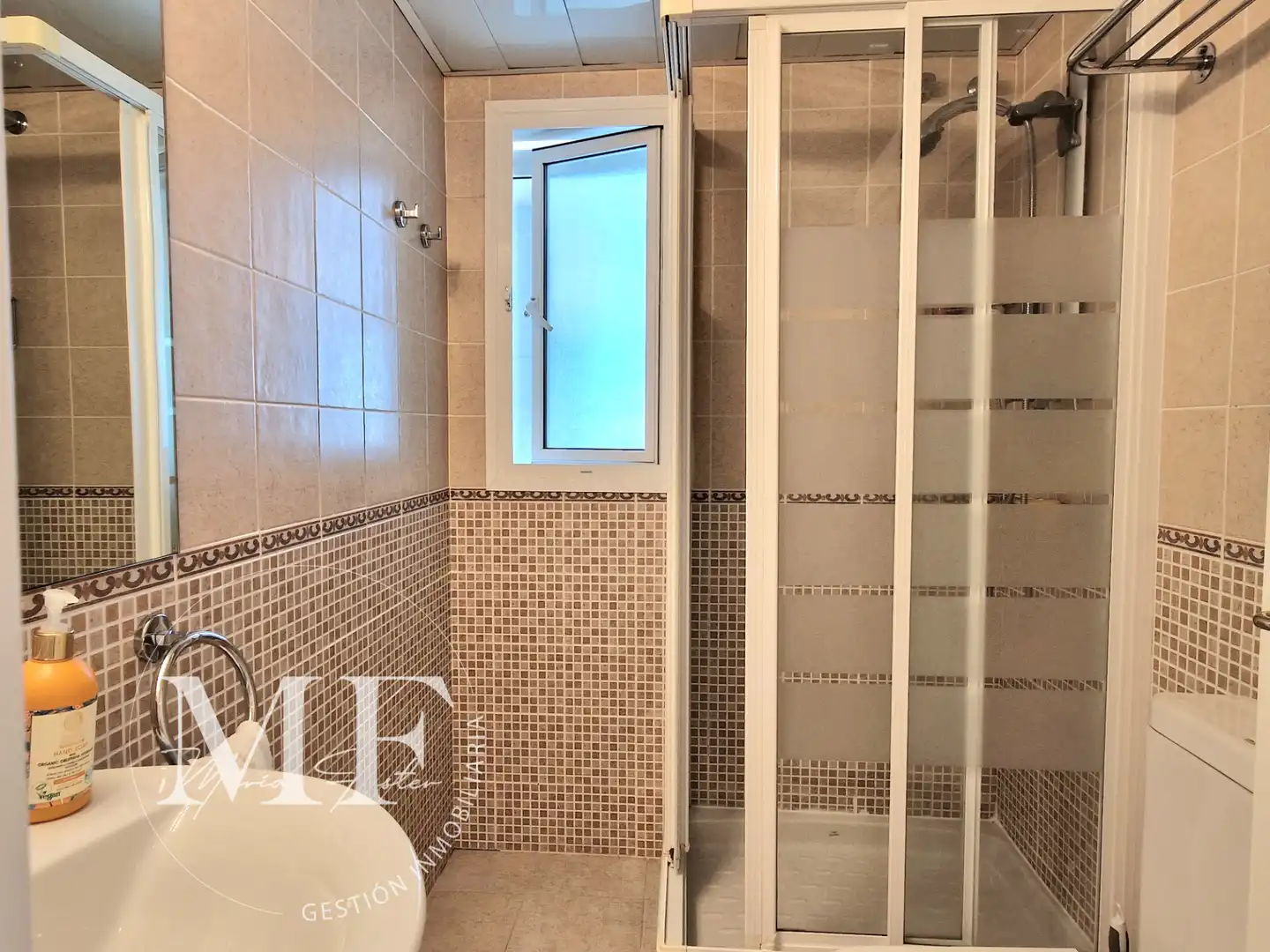 Badezimmer von Wohnung zum Verkauf in Alicante / Alacant mit Klimaanlage, Heizung und Terrasse